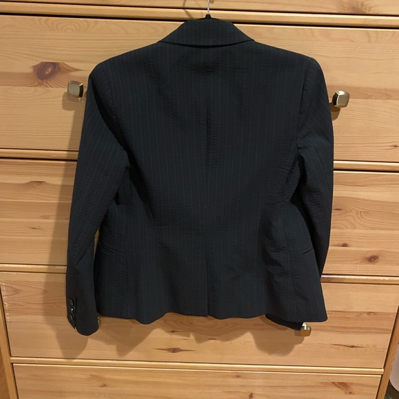 Theory gently worn black striped women’s blazer - Picture 4 of 10